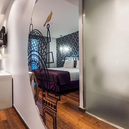 Ikonik Ramblas Hotell 4*