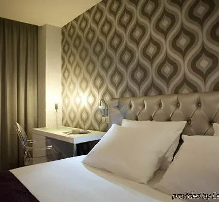 Ikonik Ramblas Hotell 4*