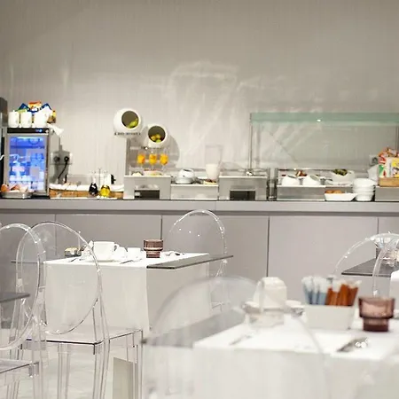 Ikonik Ramblas Hotell 4*