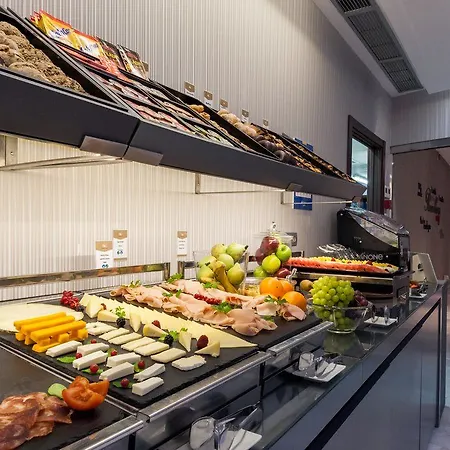 Ikonik Ramblas Hotell 4*