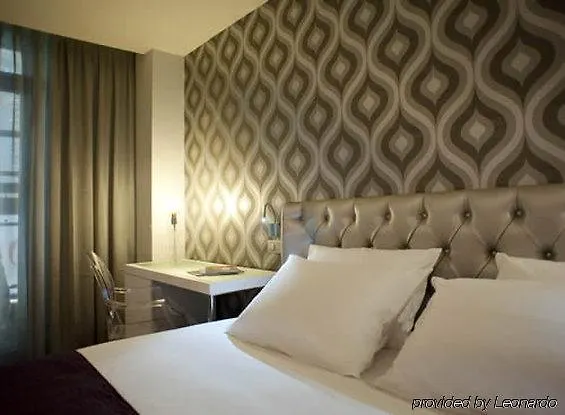 Ikonik Ramblas Hotel 4*