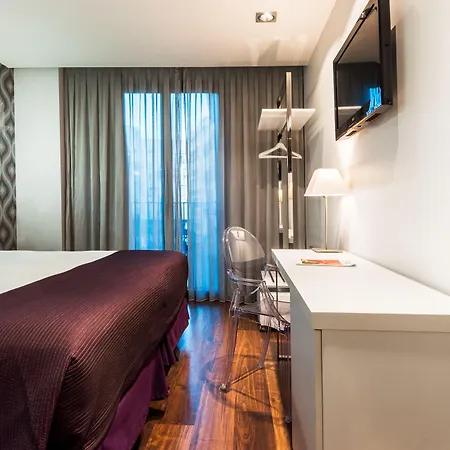 Otel Ikonik Ramblas Barselona